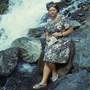 Meet your Posher, Nella